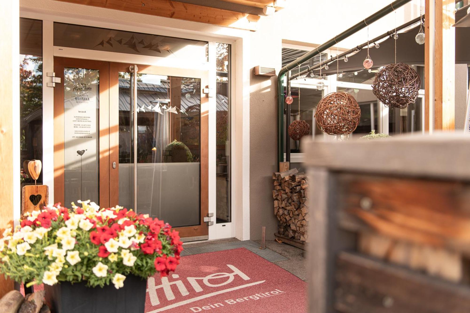 Alpenparks Hotel Montana Matrei in Osttirol Kültér fotó